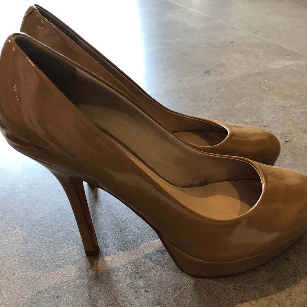 Joan & David nude pumps size 6.5